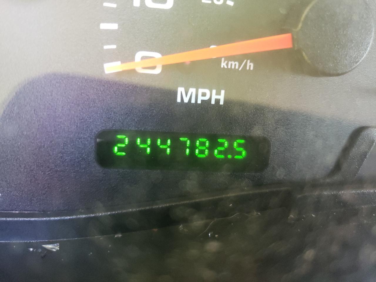 Photo 8 from auction – 2002 FORD F350 SUPER with VIN 1FTWW33F62ED14784