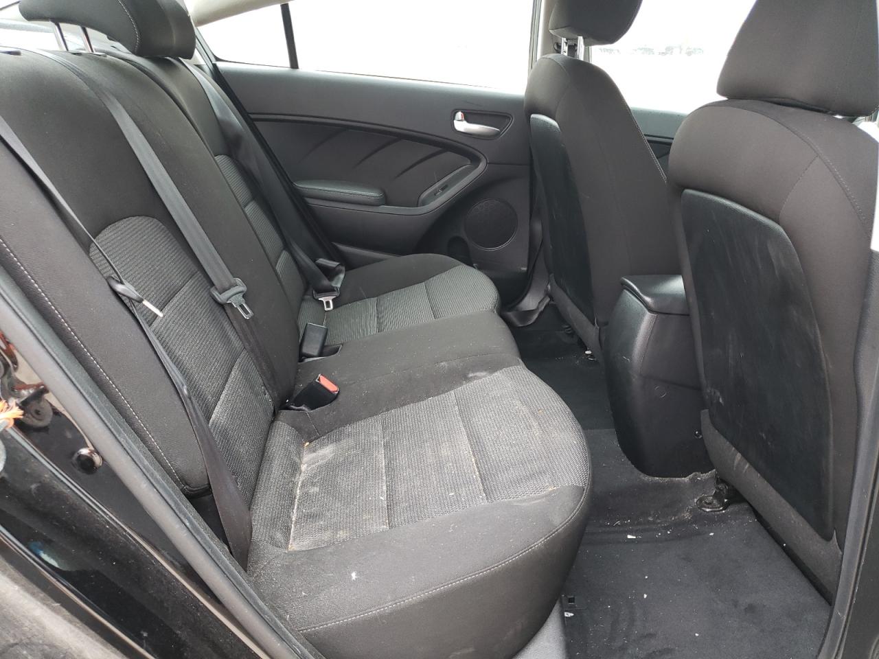Photo 6 from auction – 2018 KIA FORTE LX with VIN 3KPFK4A73JE165265