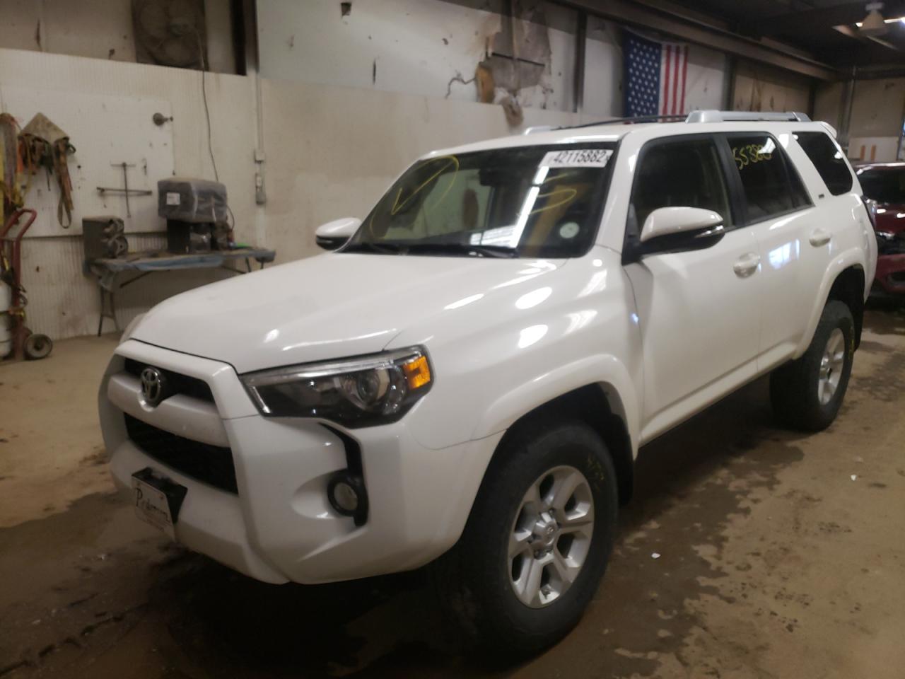 Photo 2 from auction – 2017 TOYOTA 4RUNNER SR with VIN JTEBU5JRXH5468741