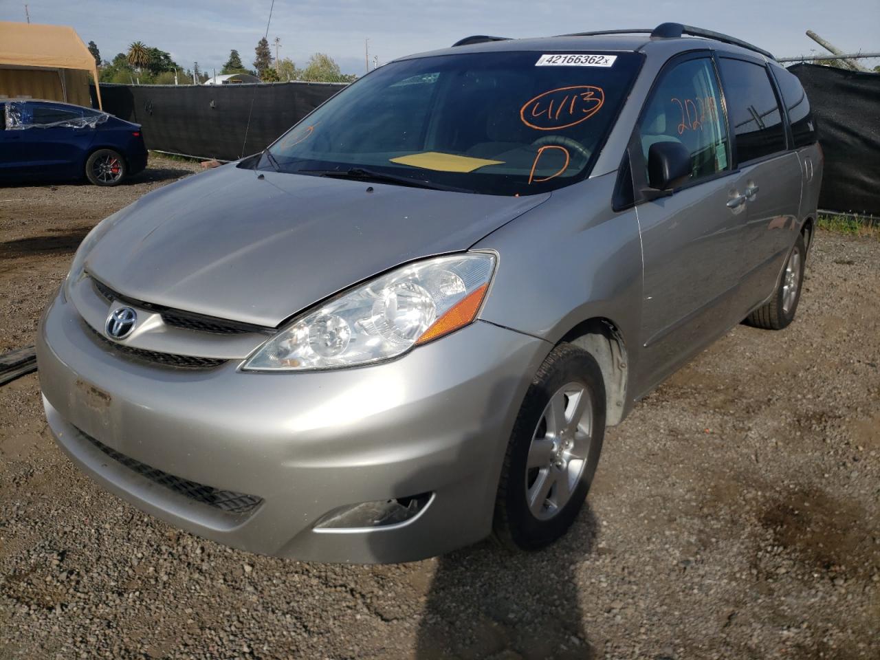 Photo 2 from auction – 2006 TOYOTA SIENNA CE with VIN 5TDZA23C76S443841