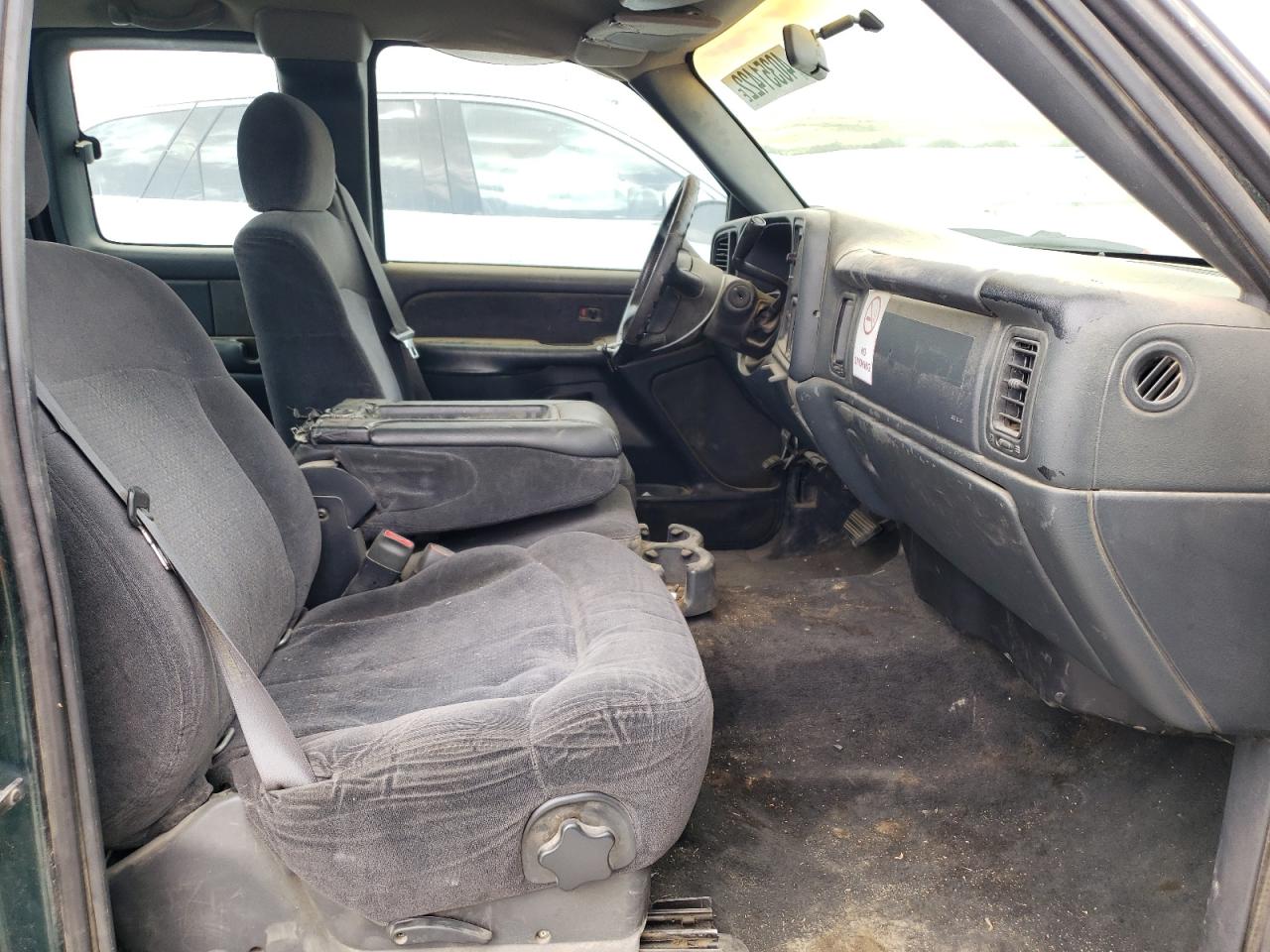 Photo 5 from auction – 2001 CHEVROLET SILVERADO with VIN 2GCEC19T811357321