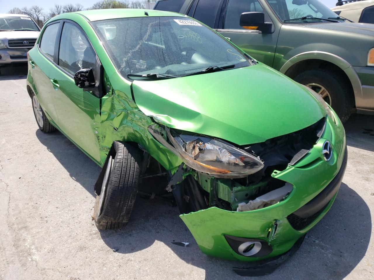 MAZDA MAZDA2 2013 with VIN JM1DE1LY8D0157615 - Photo from auction