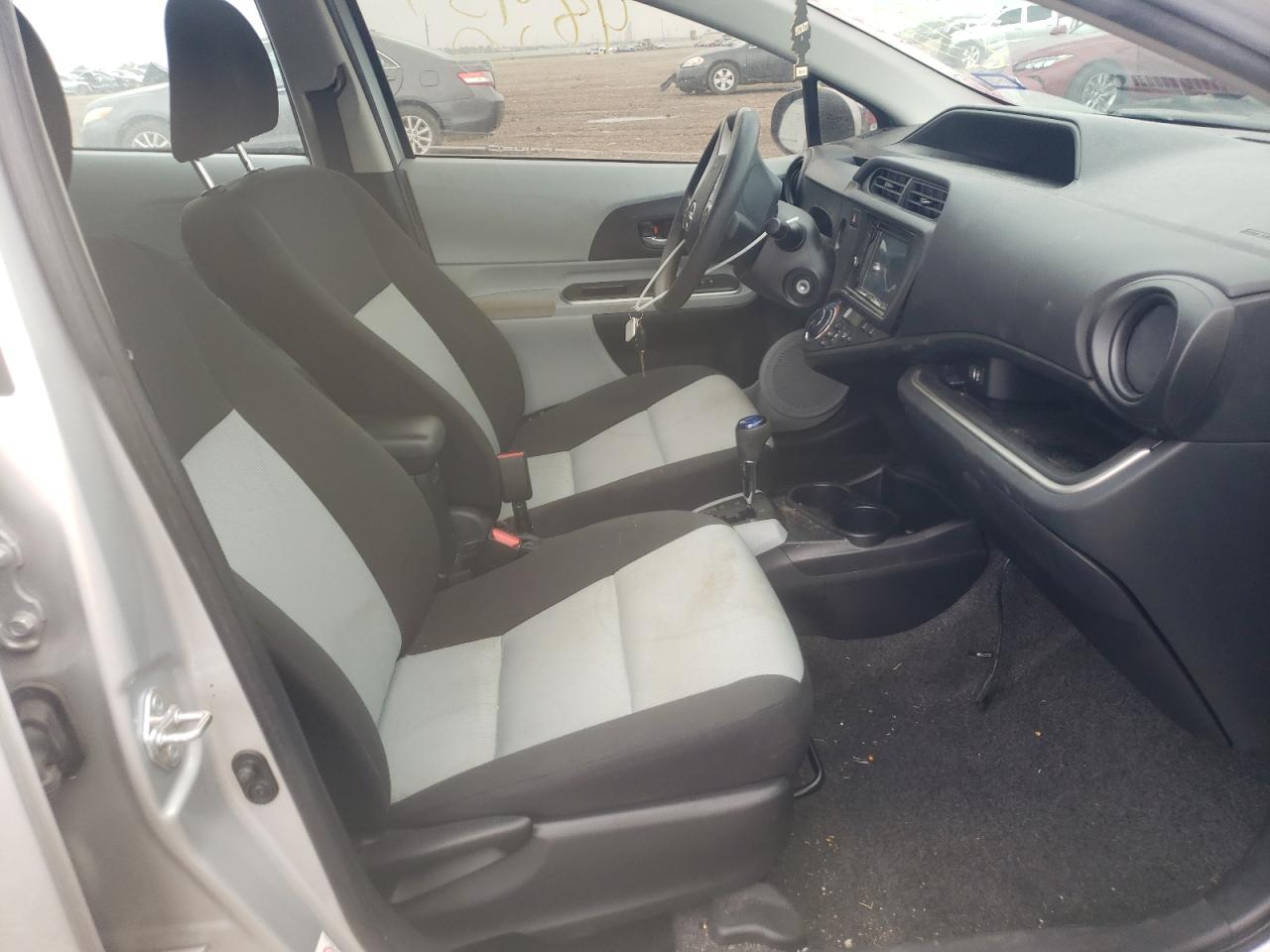 Foto 5 de la subasta – 2014 TOYOTA PRIUS C con VIN JTDKDTB31E1069058