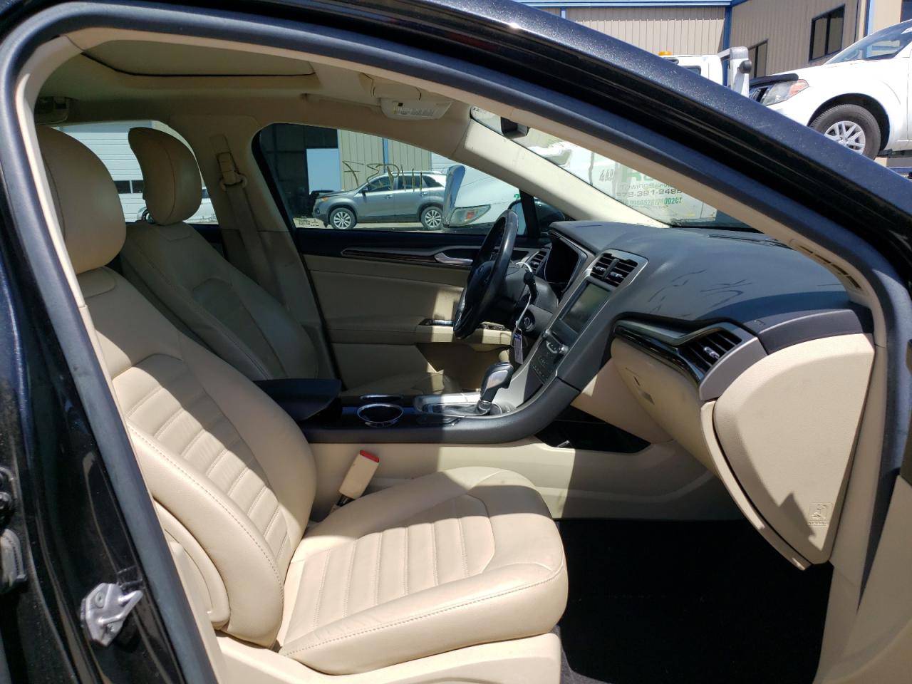 Photo 5 from auction – 2014 FORD FUSION SE with VIN 3FA6P0HD2ER128380