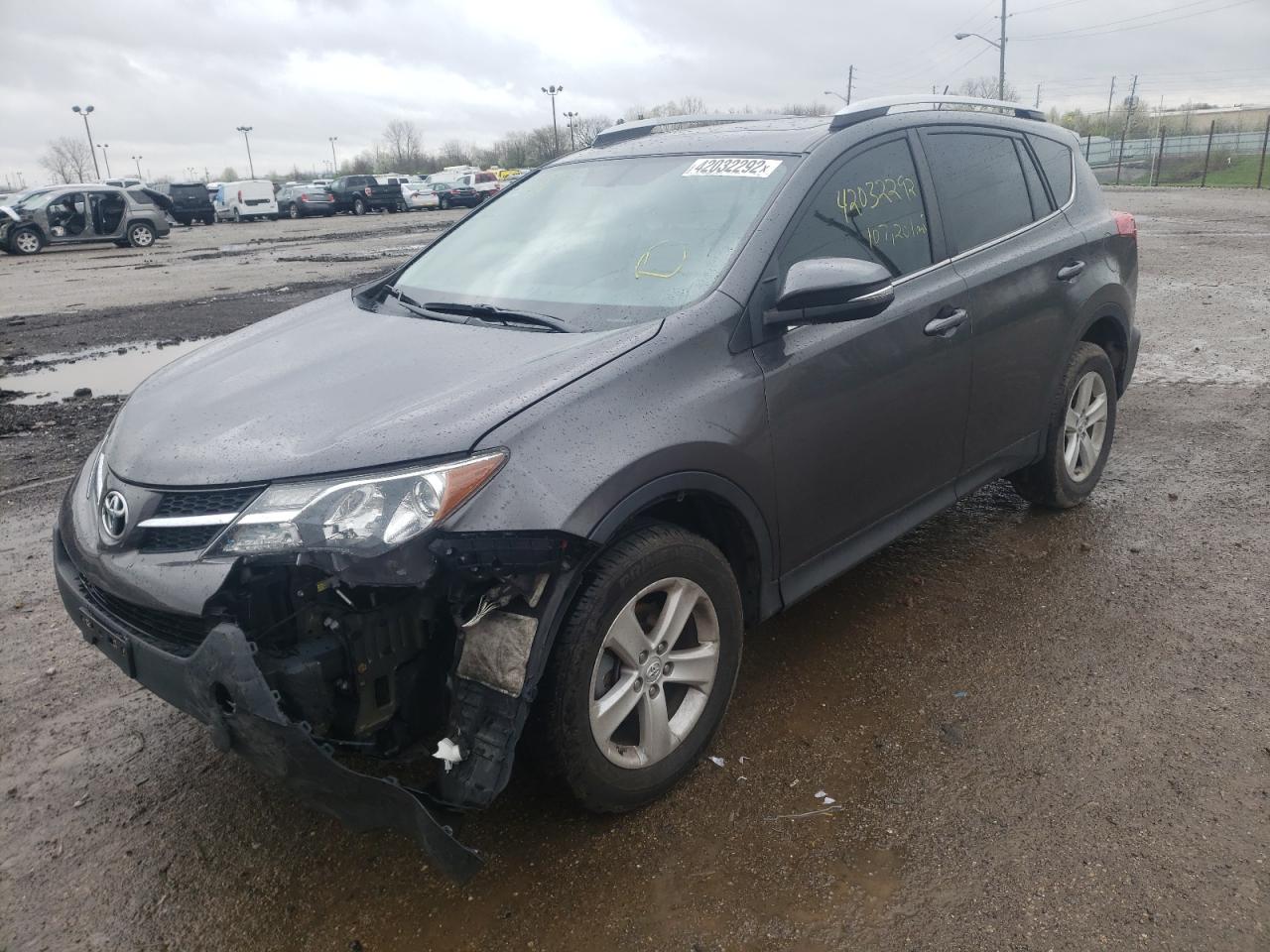 Photo 2 from auction – 2014 TOYOTA RAV4 XLE with VIN 2T3RFREV6EW197323