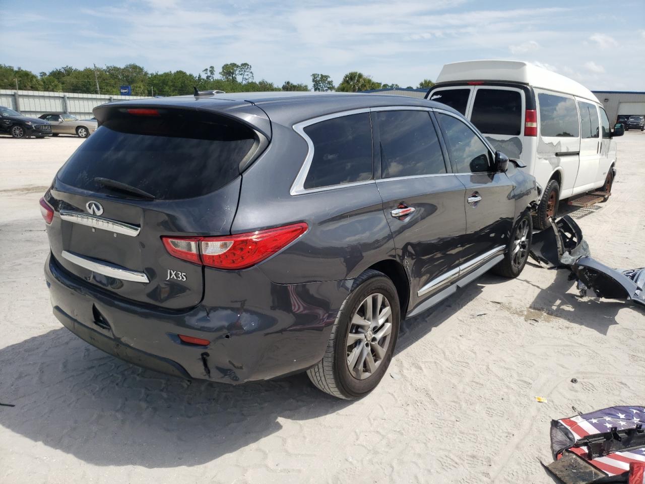 Photo 4 from auction – 2013 INFINITI JX35 with VIN 5N1AL0MN5DC320867