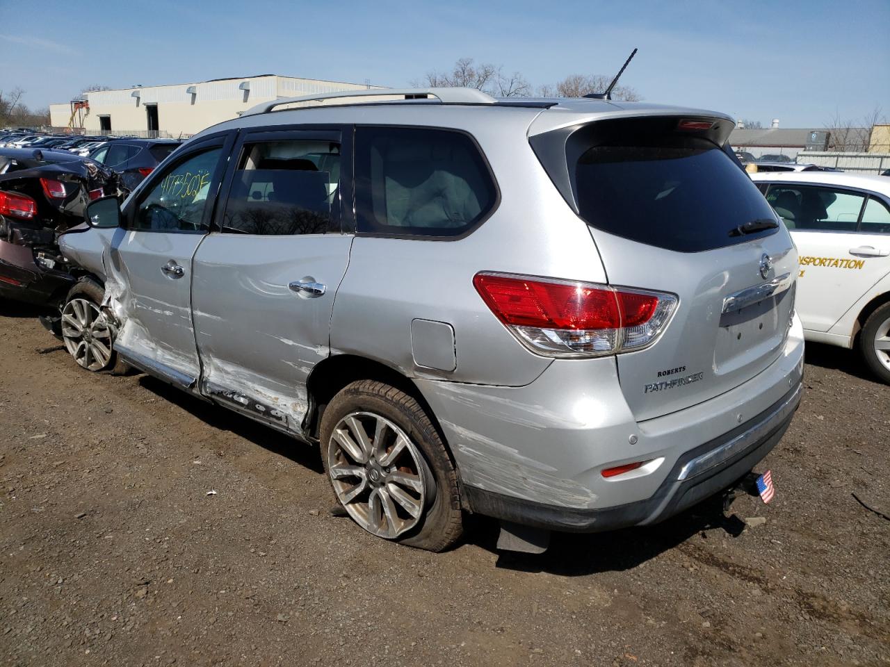 Photo 3 from auction – 2013 NISSAN PATHFINDER with VIN 5N1AR2MM8DC677588