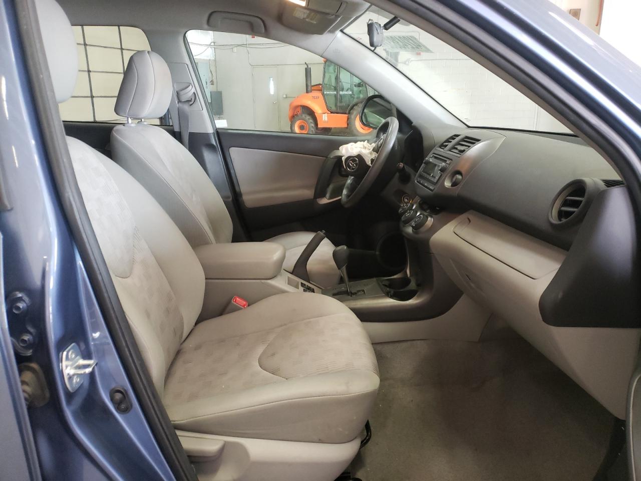 Photo 5 from auction – 2012 TOYOTA RAV4 with VIN 2T3BF4DVXCW220248