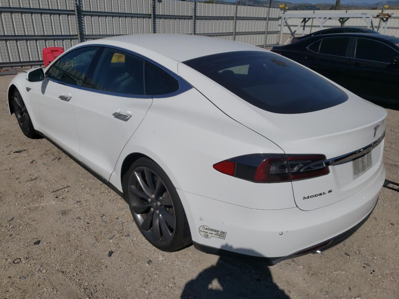 Photo 3 from auction – 2016 TESLA MODEL S with VIN 5YJSA1E28GF132389