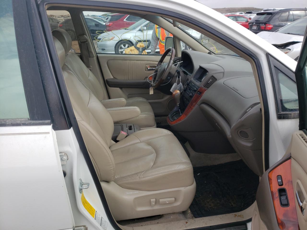 Photo 5 from auction – 2001 LEXUS RX 300 with VIN JTJHF10U510217911