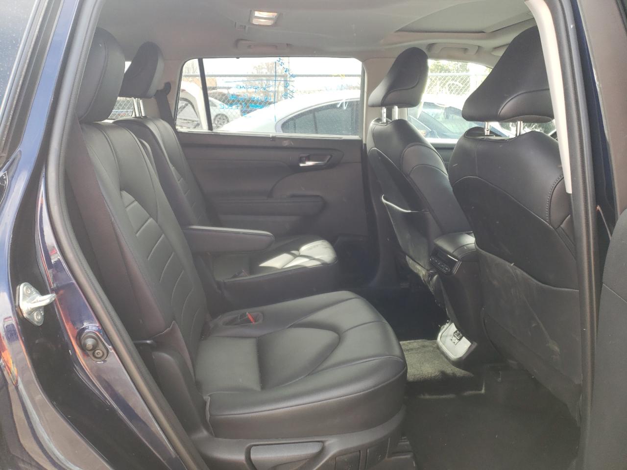 Photo 6 from auction – 2020 TOYOTA HIGHLANDER with VIN 5TDGZRBHXLS509543