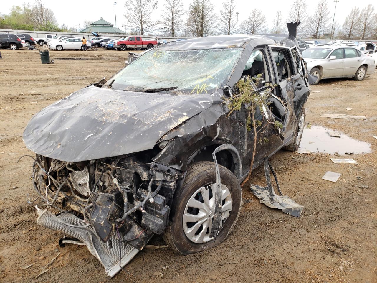 Photo 2 from auction – 2016 NISSAN ROGUE S with VIN KNMAT2MV8GP721858