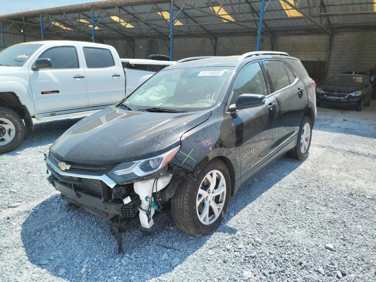 Photo 2 from auction – 2018 CHEVROLET EQUINOX LT with VIN 2GNAXTEX7J6282841