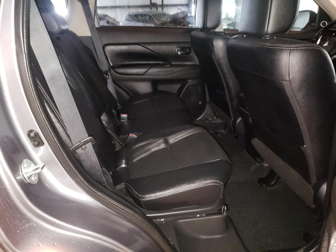 Photo 6 from auction – 2016 MITSUBISHI OUTLANDER with VIN JA4JZ4AXXGZ026134