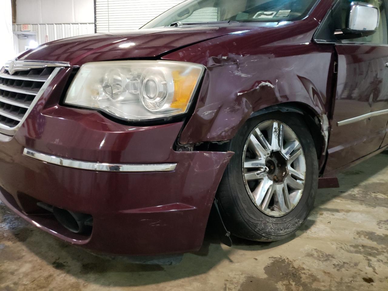 Photo 9 from auction – 2008 CHRYSLER TOWN & COU with VIN 2A8HR64X78R778020