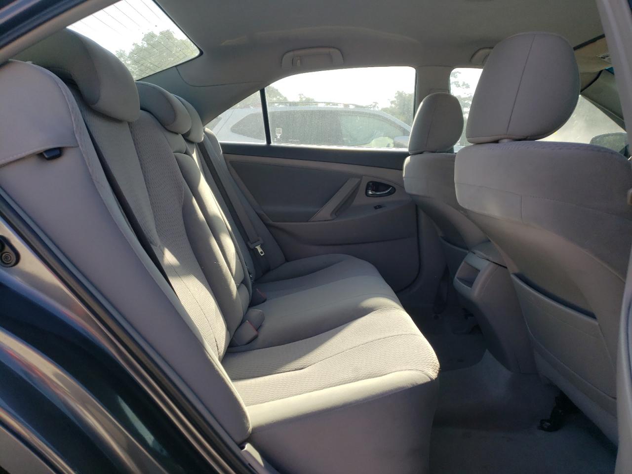 Photo 6 from auction – 2011 TOYOTA CAMRY BASE with VIN 4T1BF3EKXBU190867