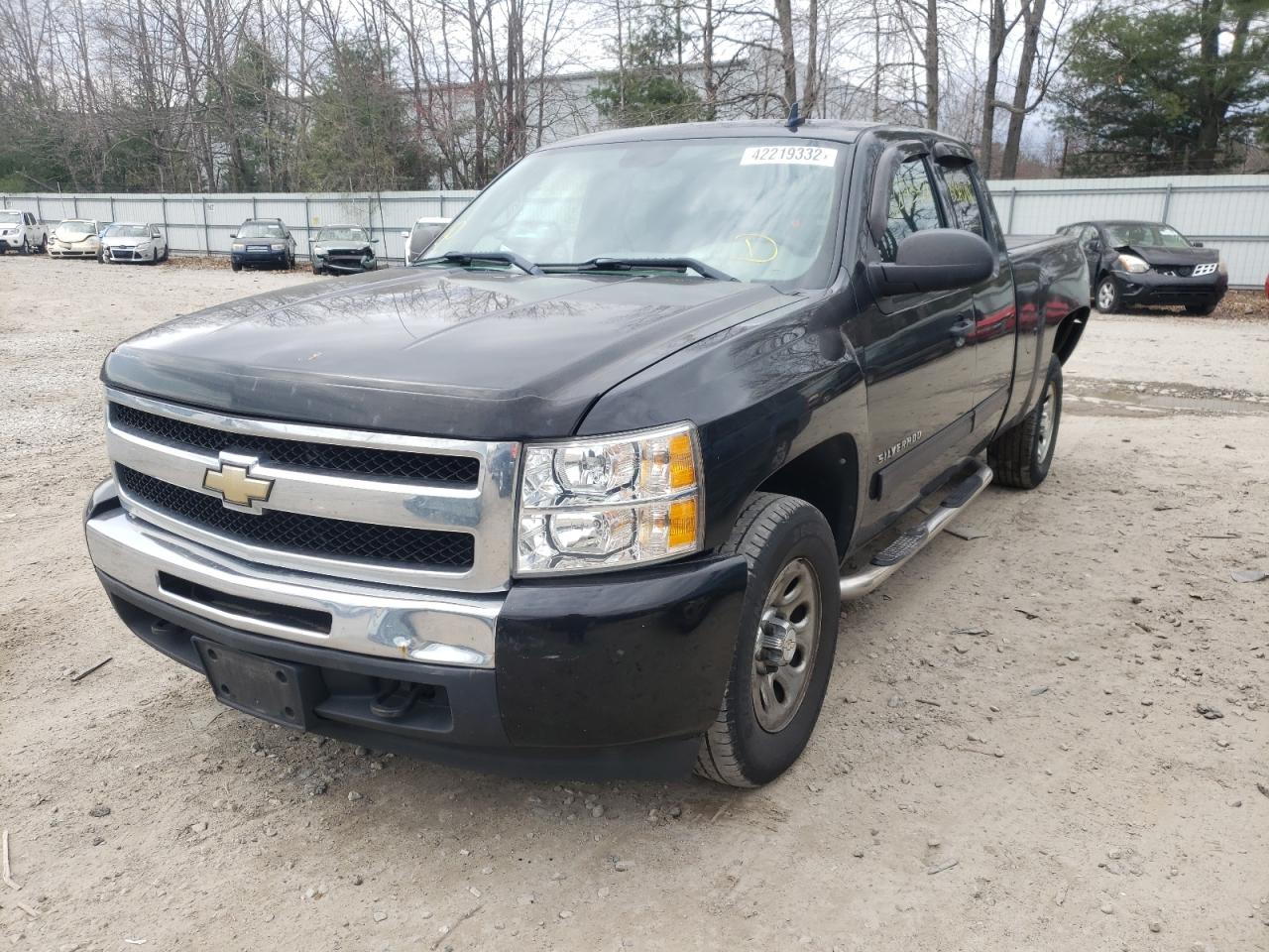 Photo 2 from auction – 2011 CHEVROLET SILVERADO with VIN 1GCRKREA8BZ153876