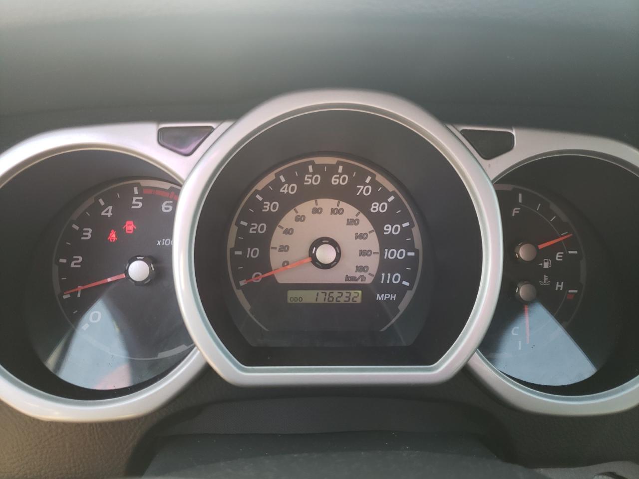 Photo 8 from auction – 2003 TOYOTA 4RUNNER SR with VIN JTEBT14R330018569