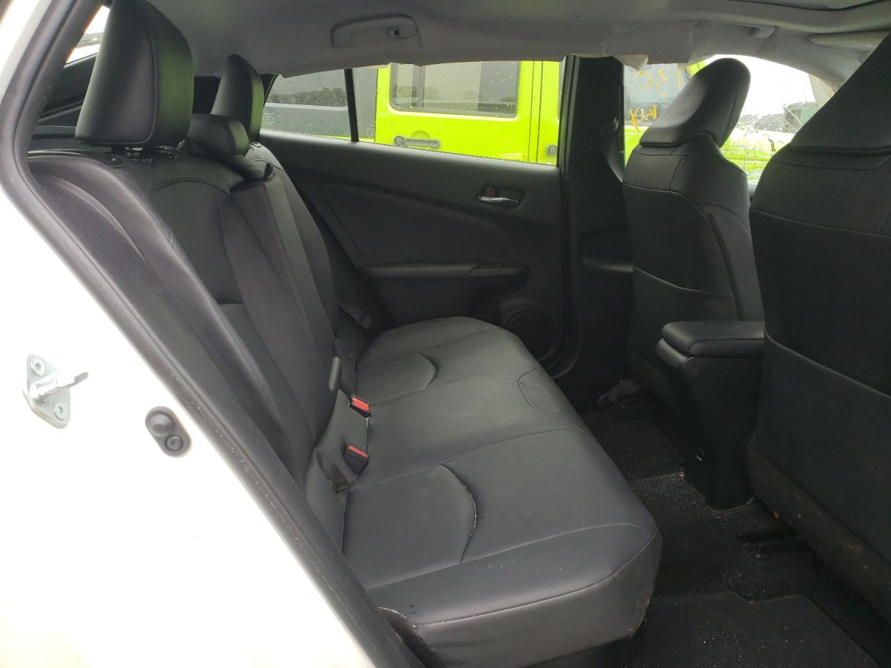 Photo 6 from auction – 2017 TOYOTA PRIUS with VIN JTDKARFU9H3033349