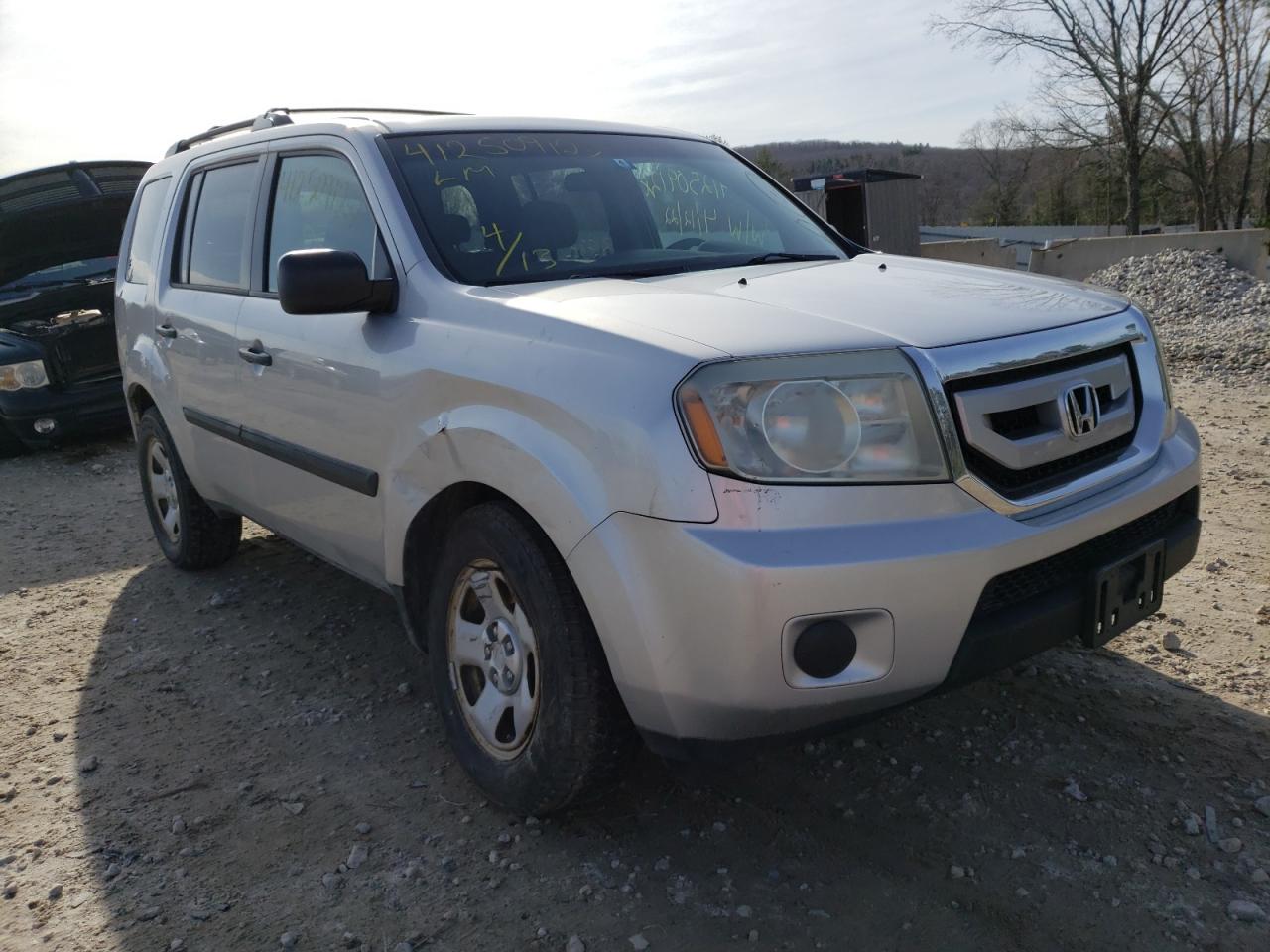 HONDA PILOT LX 2011 with VIN 5FNYF4H26BB029747 - Photo from auction