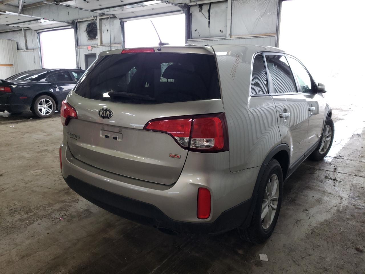 Photo 4 from auction – 2014 KIA SORENTO LX with VIN 5XYKTCA64EG467864