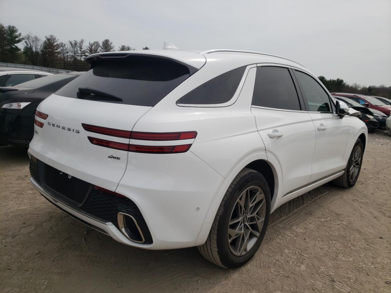 Photo 4 from auction – 2022 GENESIS GV70 BASE with VIN KMUMADTB7NU061104