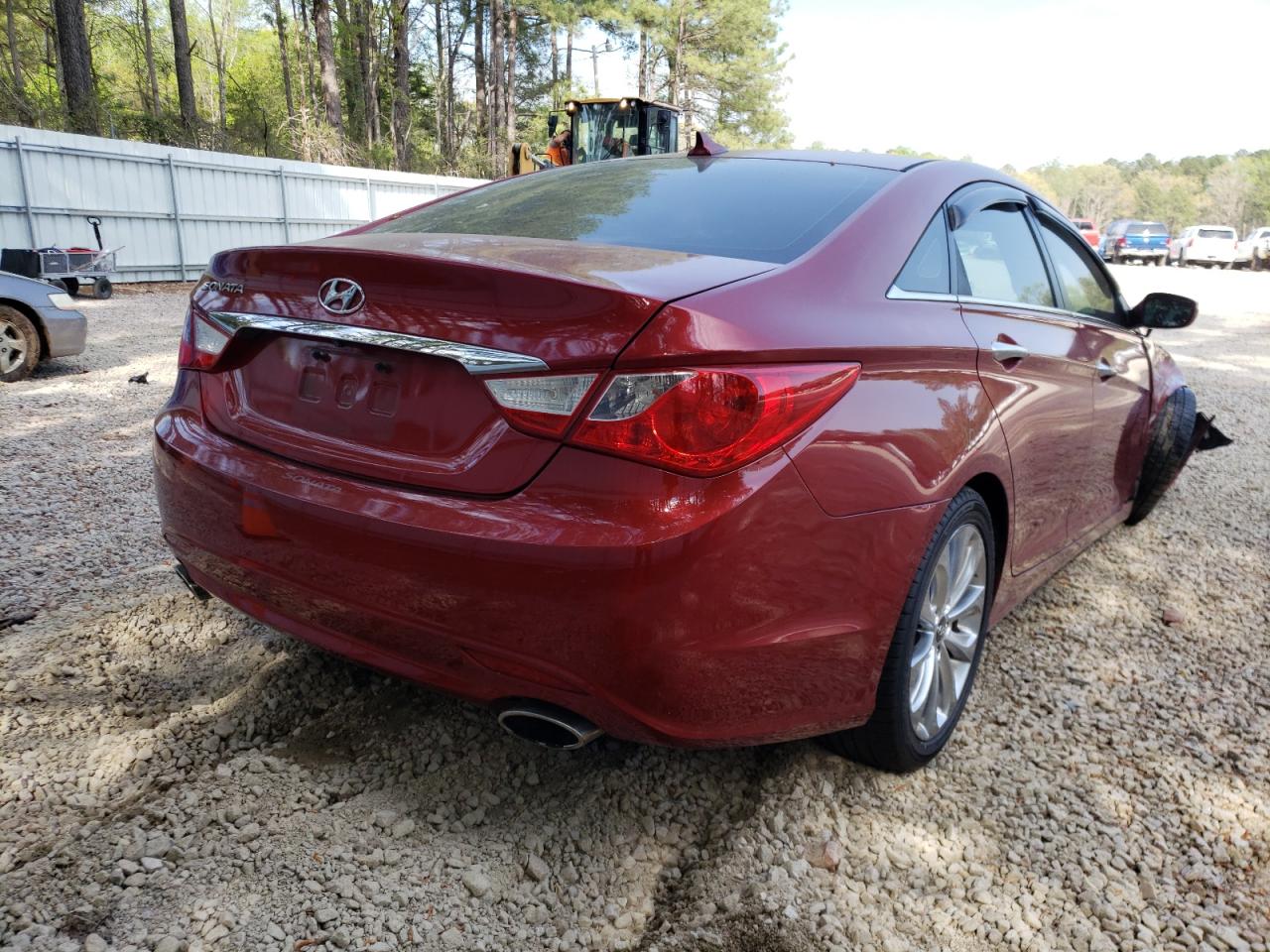 Photo 4 from auction – 2013 HYUNDAI SONATA SE with VIN 5NPEC4AC3DH572041