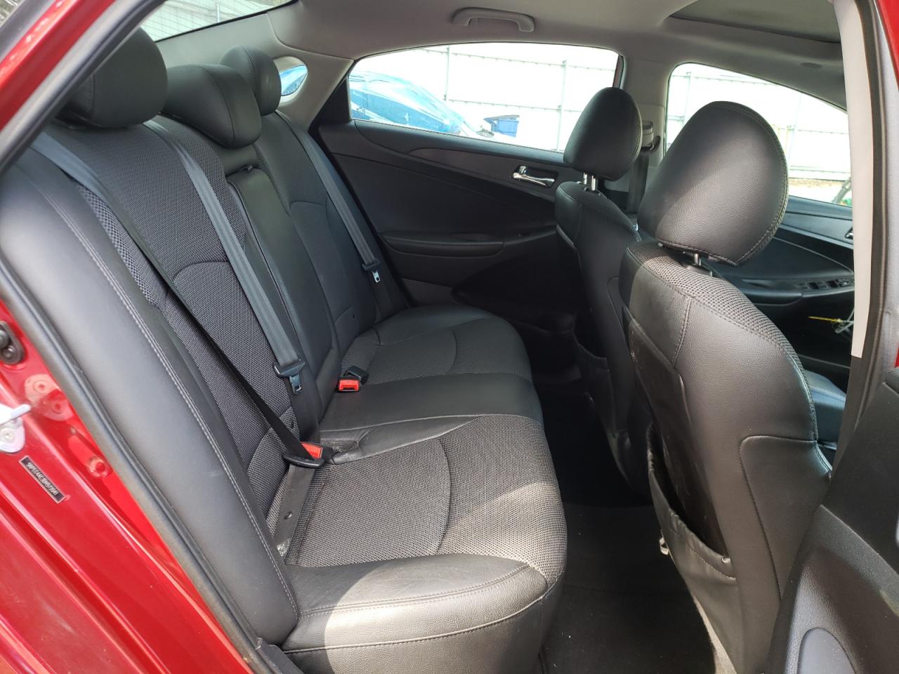 Photo 6 from auction – 2013 HYUNDAI SONATA SE with VIN 5NPEC4AC3DH572041
