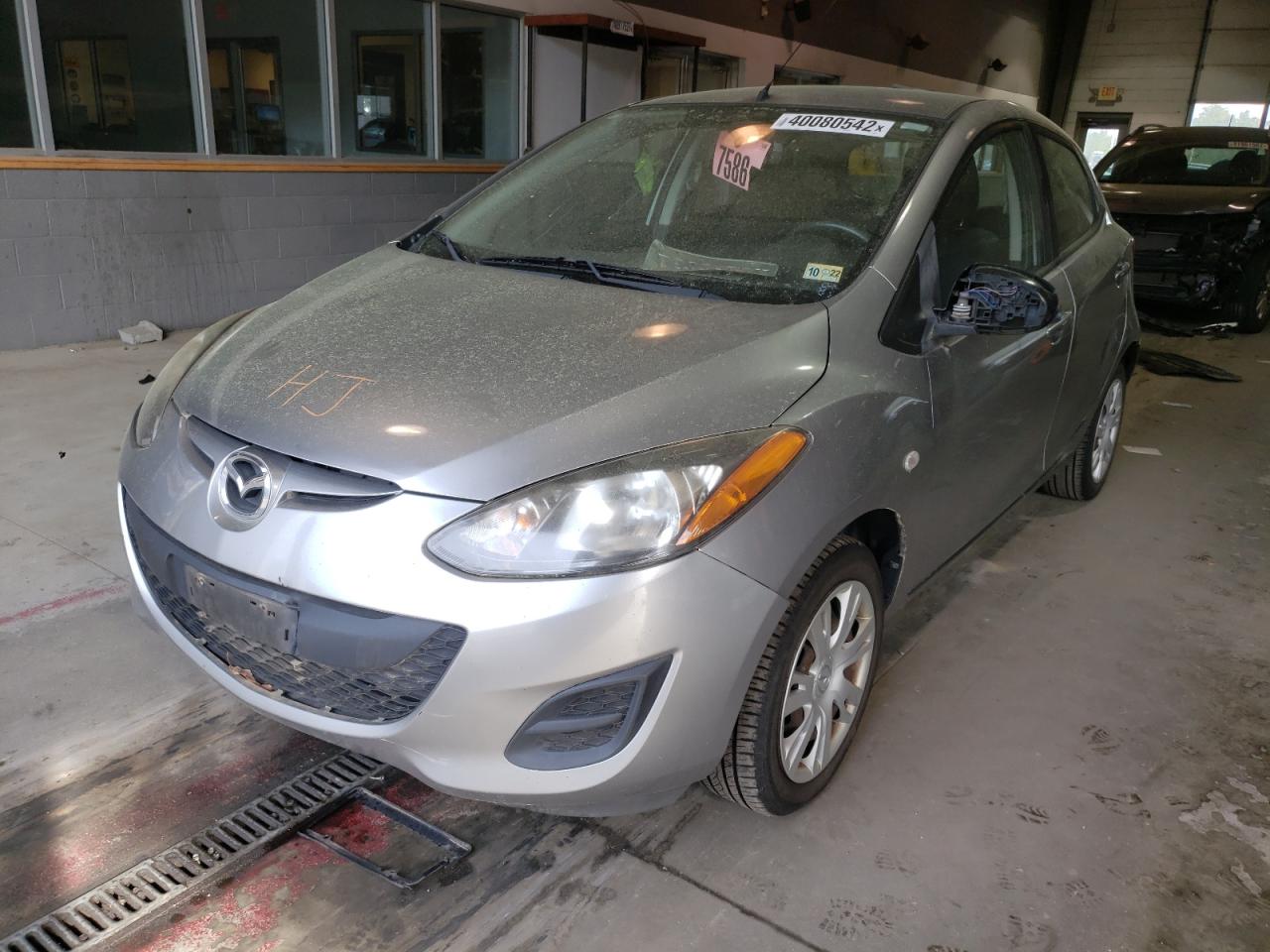 Photo 2 from auction – 2011 MAZDA MAZDA2 with VIN JM1DE1HZ6B0105561