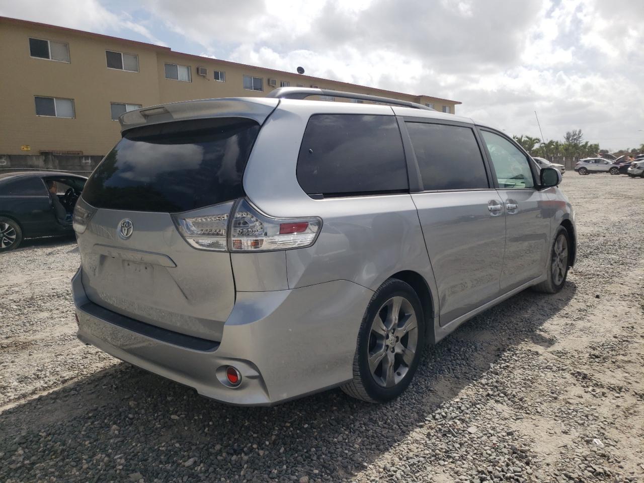 Photo 4 from auction – 2014 TOYOTA SIENNA SPO with VIN 5TDXK3DCXES473441