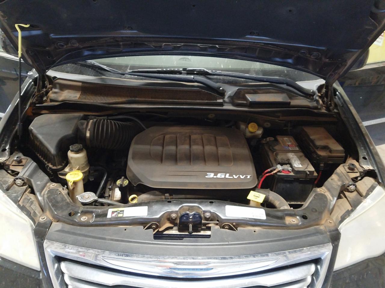 Photo 7 from auction – 2013 CHRYSLER TOWN & COU with VIN 2C4RC1BG6DR696597