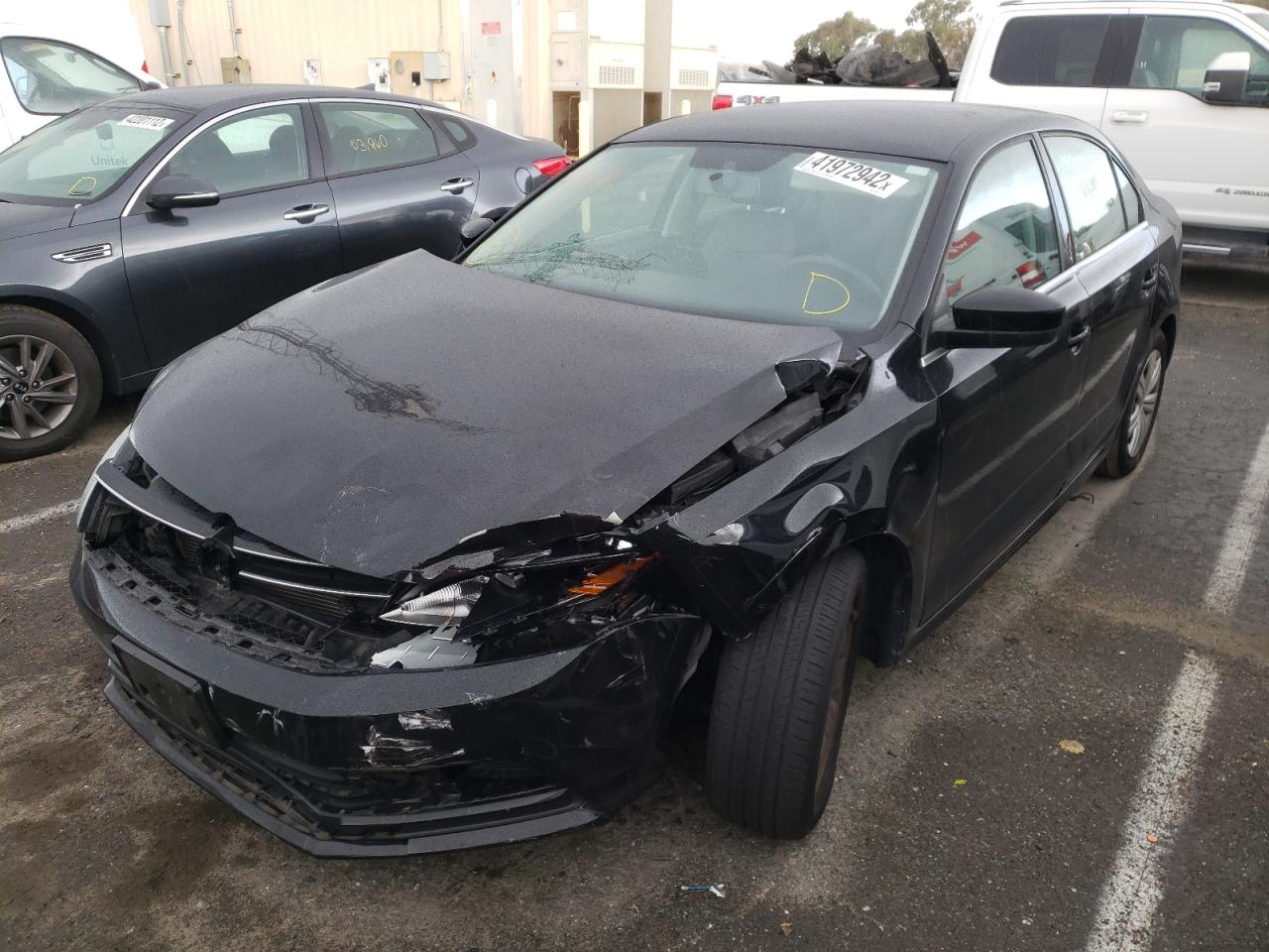 Photo 2 from auction – 2017 VOLKSWAGEN JETTA S with VIN 3VW2B7AJXHM372356