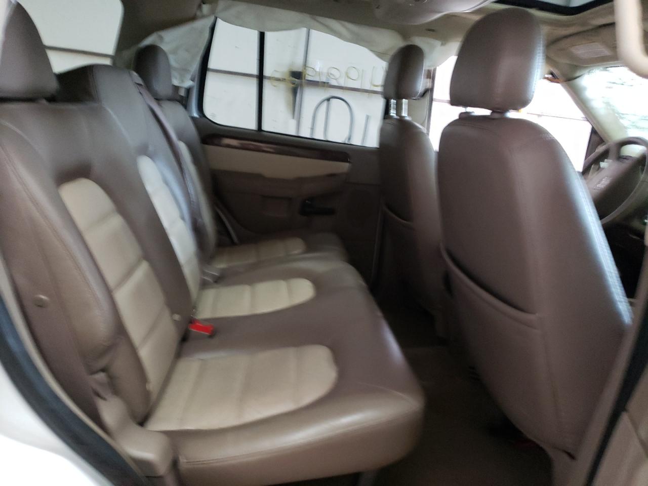 Photo 6 from auction – 2005 FORD EXPLORER E with VIN 1FMDU74KX5ZA57539