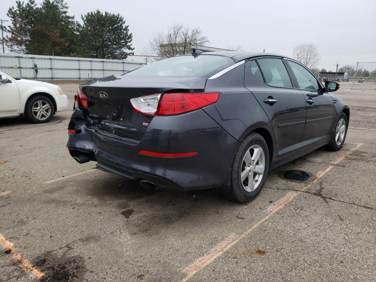 Photo 4 from auction – 2015 KIA OPTIMA LX with VIN 5XXGM4A70FG456349
