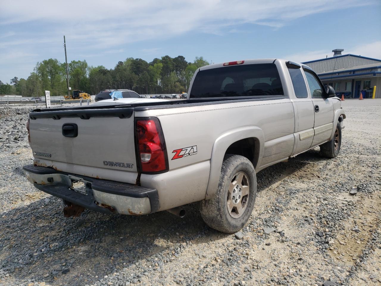 Photo 4 from auction – 2005 CHEVROLET SILVERADO with VIN 1GCEK19T15E173457
