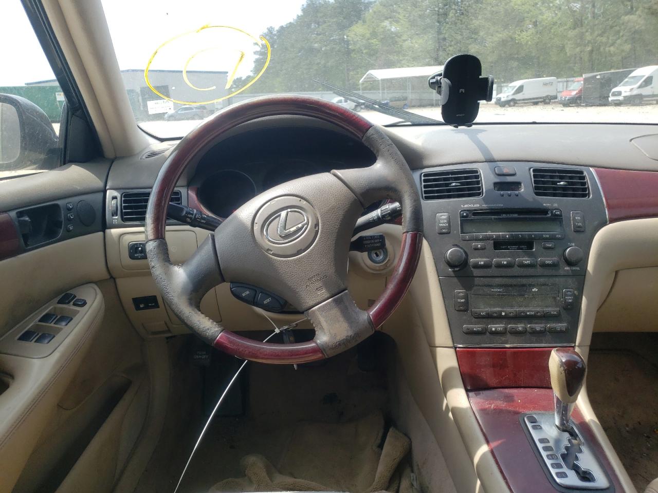 Photo 9 from auction – 2003 LEXUS ES 300 with VIN JTHBF30G430140769