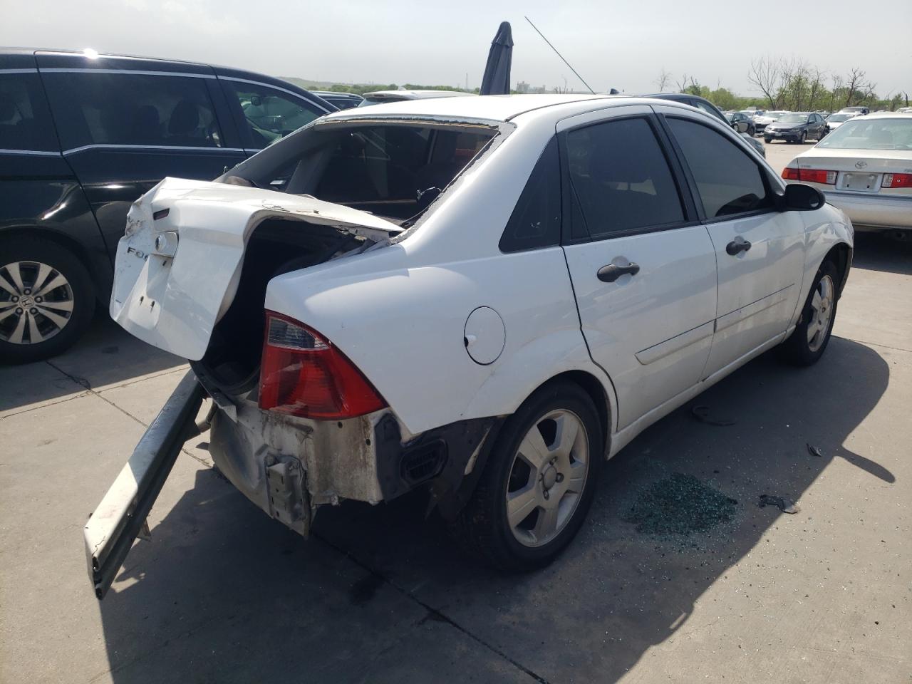 Photo 4 from auction – 2007 FORD FOCUS ZX4 with VIN 1FAHP34N57W152908
