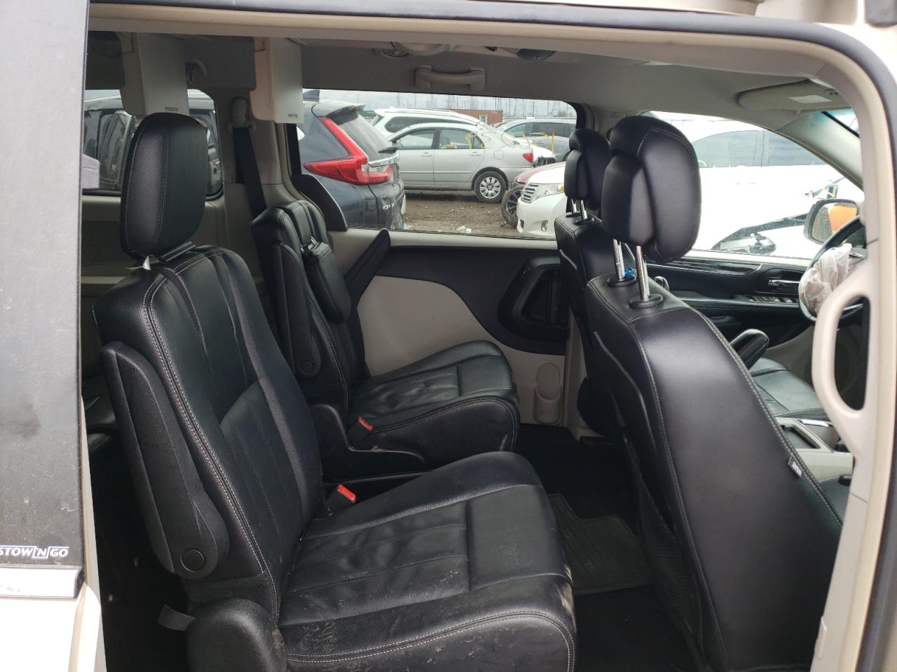 Photo 6 from auction – 2014 CHRYSLER TOWN & COU with VIN 2C4RC1BG9ER160101
