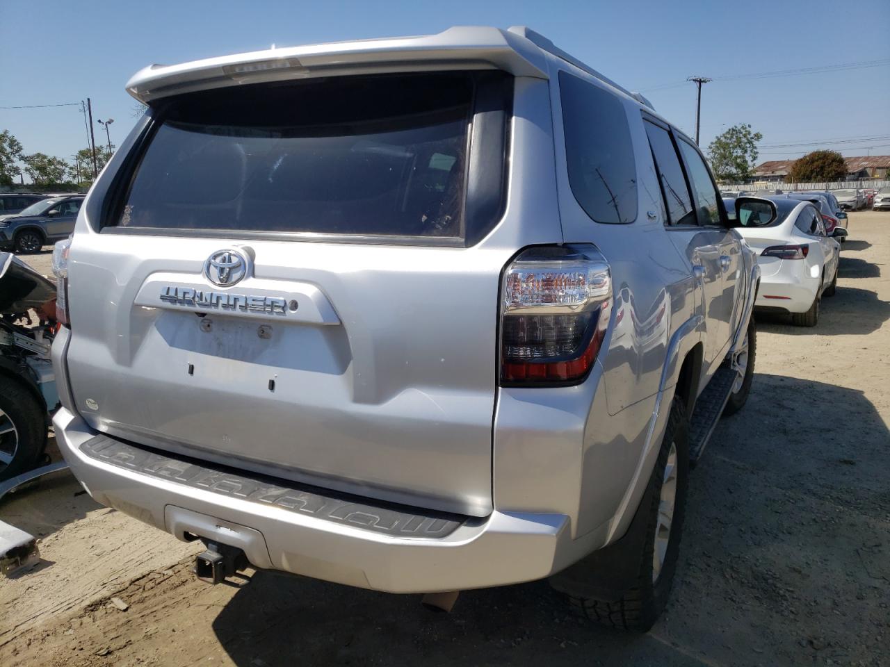 Photo 4 from auction – 2015 TOYOTA 4RUNNER SR with VIN JTEBU5JR3F5228864