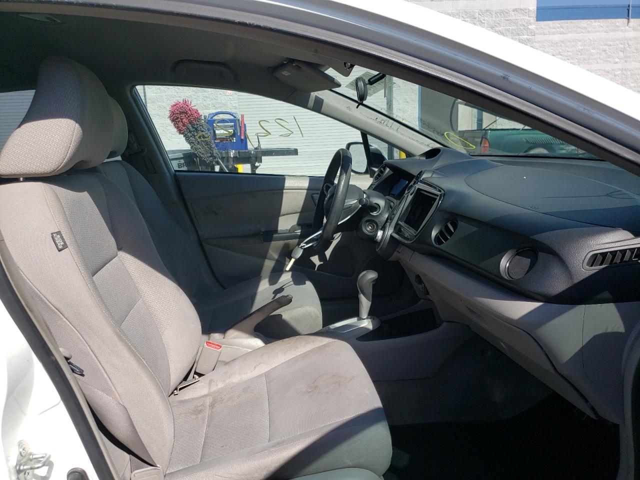 Photo 5 from auction – 2012 HONDA INSIGHT with VIN JHMZE2H3XCS002798