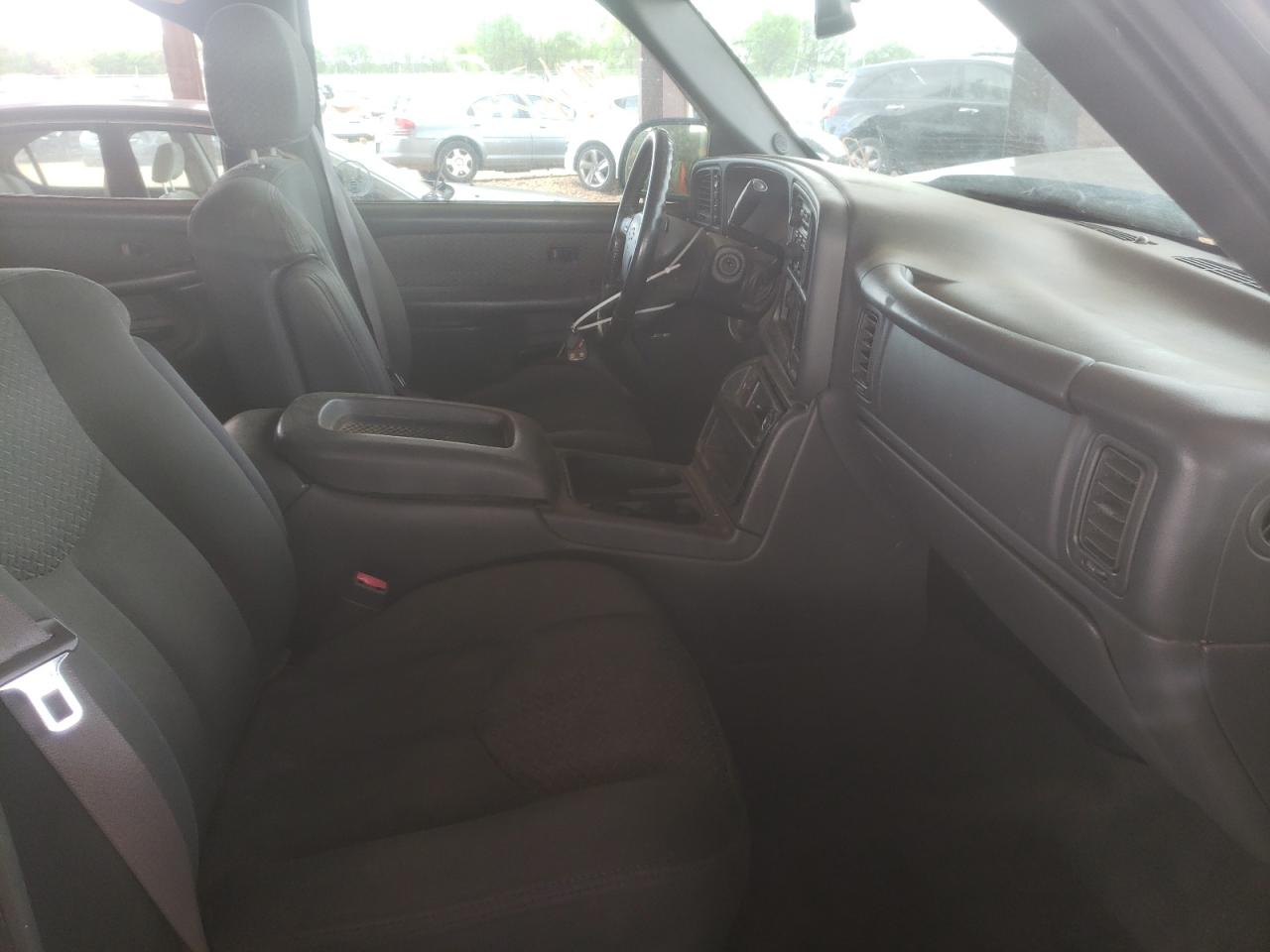 Photo 5 from auction – 2004 CHEVROLET AVALANCHE with VIN 3GNEK12T64G112923