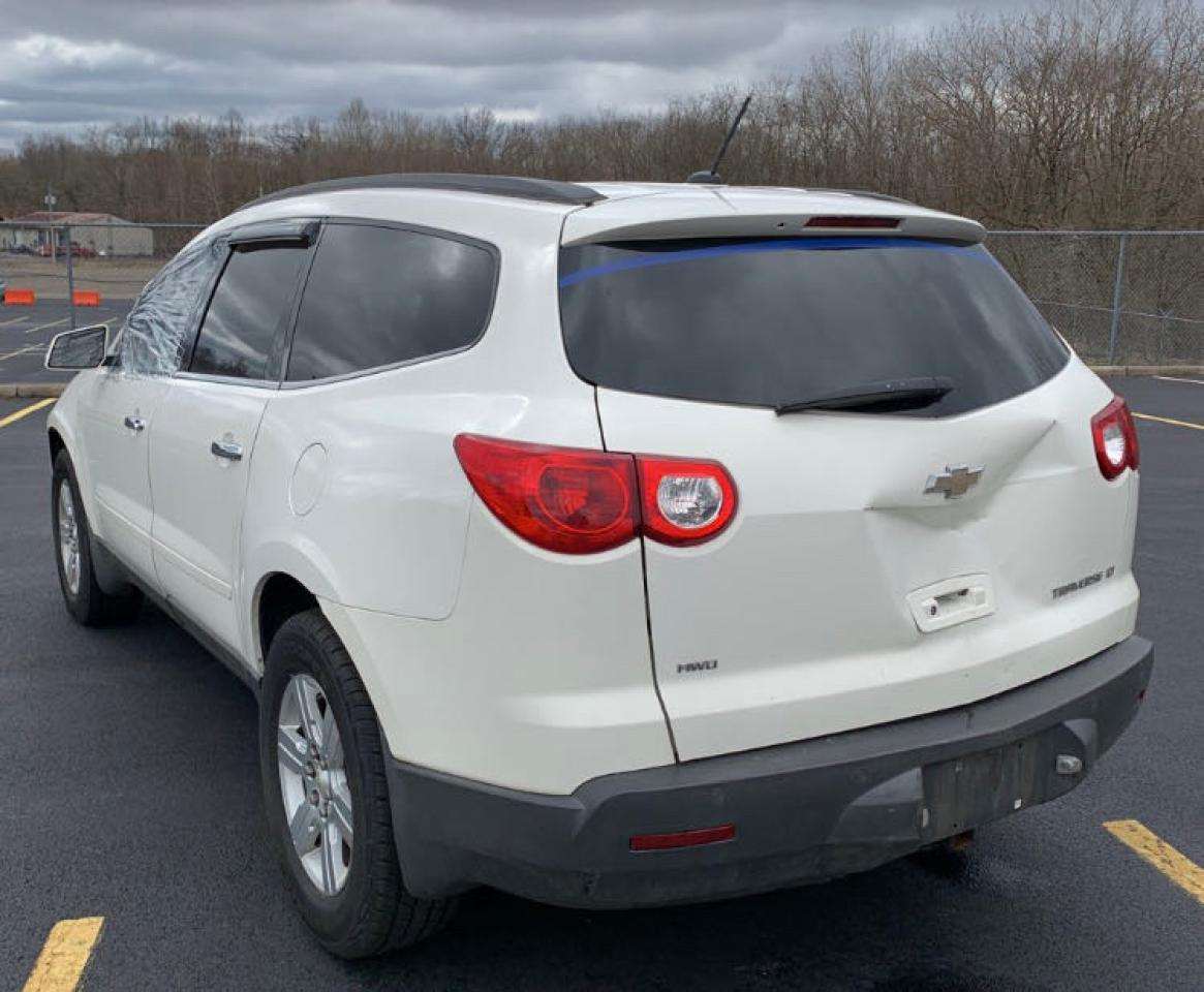Photo 3 from auction – 2011 CHEVROLET TRAVERSE L with VIN 1GNKVGED2BJ130980