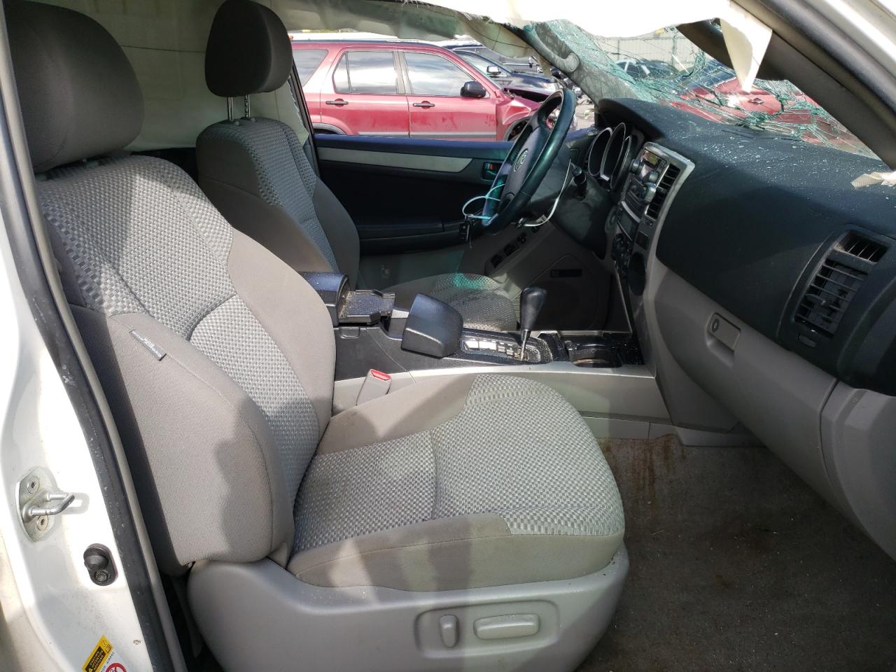 Photo 5 from auction – 2008 TOYOTA 4RUNNER SR with VIN JTEZU14R78K022762