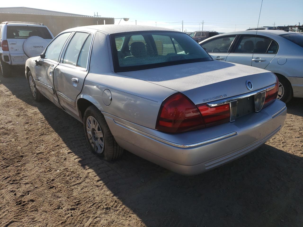 Photo 3 from auction – 2005 MERCURY GRAND MARQ with VIN 2MEFM74W05X653134