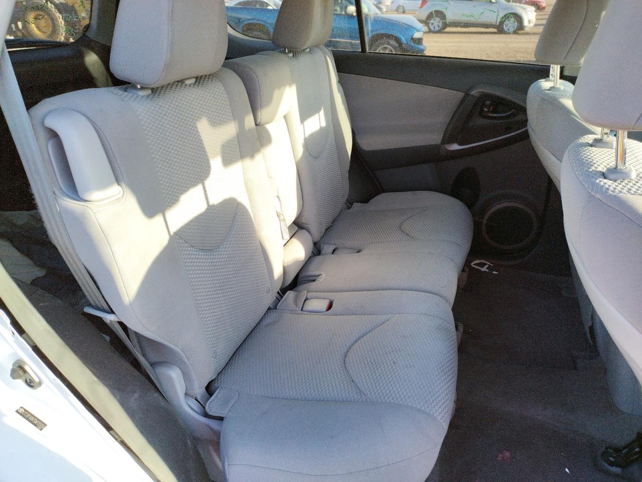 Photo 6 from auction – 2012 TOYOTA RAV4 with VIN 2T3ZF4DV7CW135026