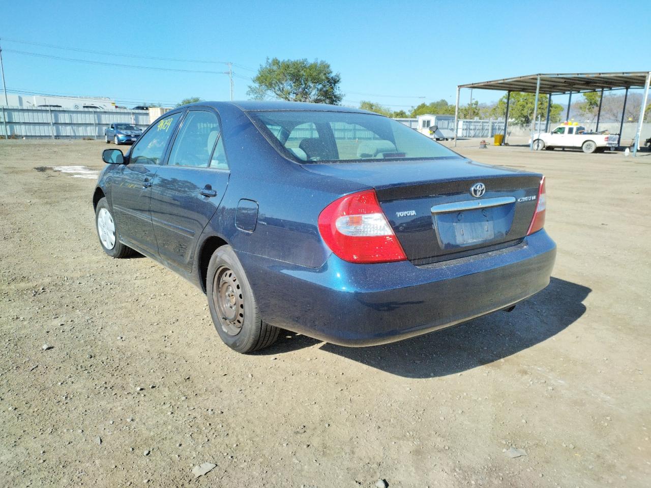 Photo 3 from auction – 2004 TOYOTA CAMRY with VIN 4T1BE32KX4U321581