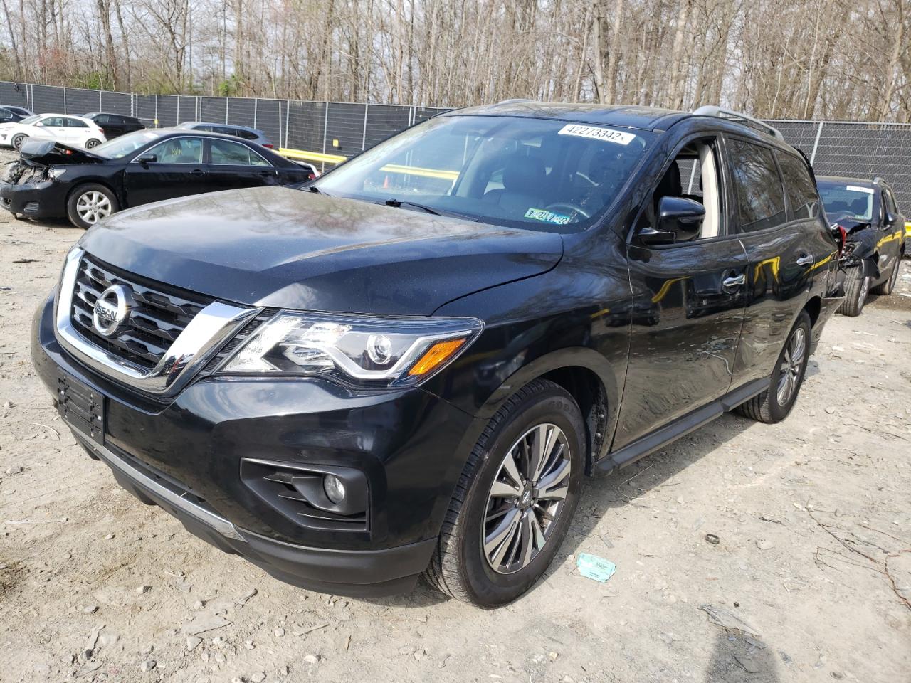 Photo 2 from auction – 2018 NISSAN PATHFINDER with VIN 5N1DR2MM4JC642815