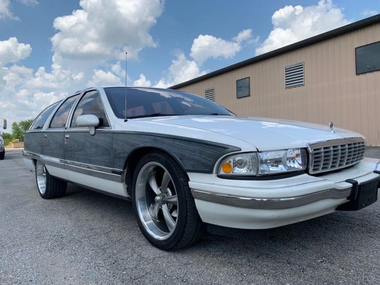 BUICK ROADMASTER 1993 مع رقم تعريف المركبة 1G4BR8372PW404605 - صورة من المزاد