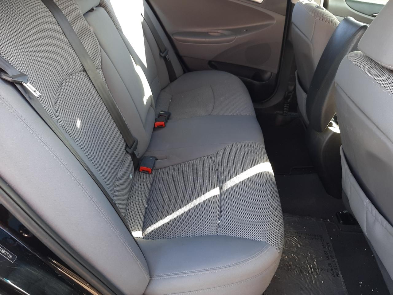 Photo 6 from auction – 2011 HYUNDAI SONATA SE with VIN 5NPEC4AC9BH231336