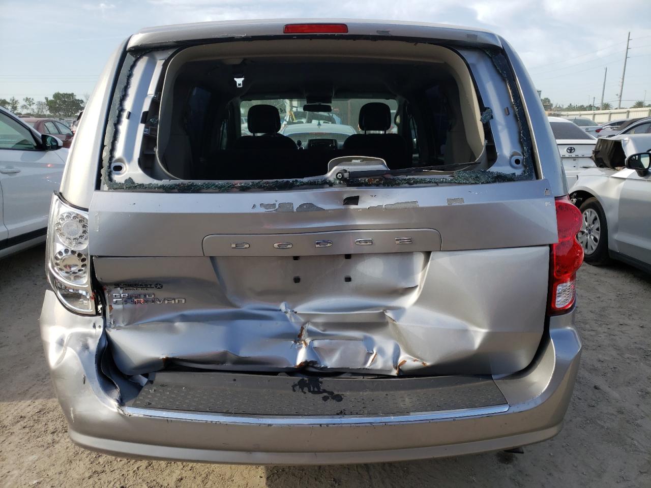 Photo 9 from auction – 2016 DODGE GRAND CARA with VIN 2C4RDGBG7GR204387